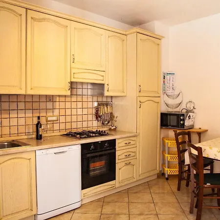Apartment Casa Vacanze A Centro - Lef01
